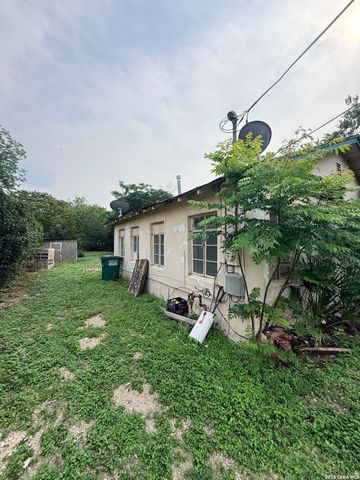 218 ILLG AVE, San Antonio, TX 78211