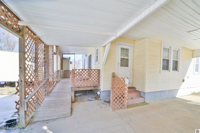 705 S 10th Street, Mayfield, KY 42066