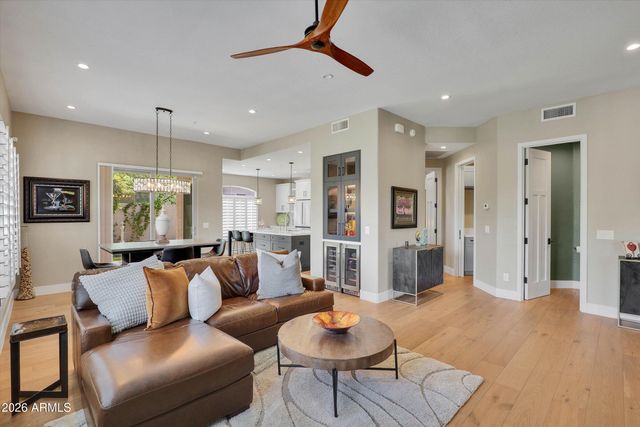 8180 E SHEA Boulevard 1025, Scottsdale, AZ 85260