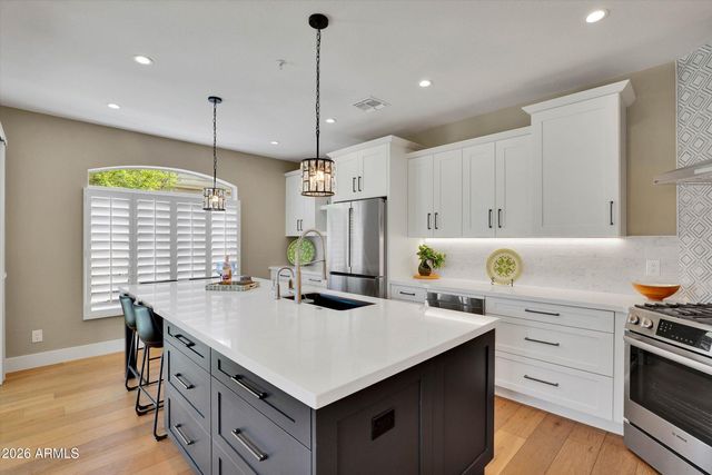 8180 E SHEA Boulevard 1025, Scottsdale, AZ 85260