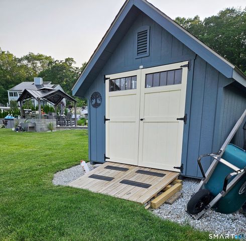 47 Oswegatchie Hills Road, East Lyme, CT 06357