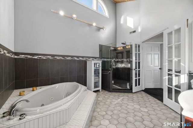 47 Oswegatchie Hills Road, East Lyme, CT 06357