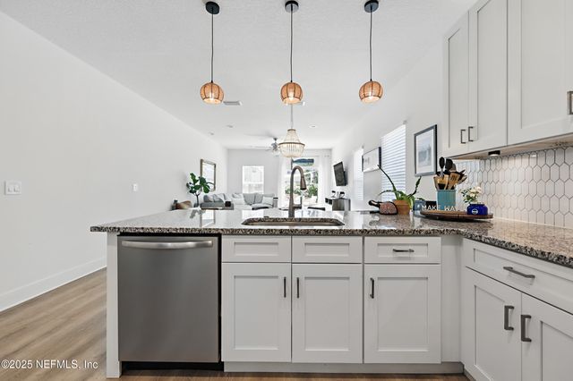 820 3RD Avenue S, Jacksonville Beach, FL 32250