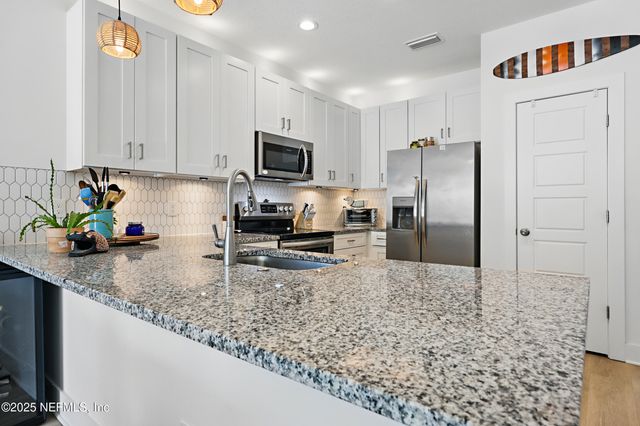 820 3RD Avenue S, Jacksonville Beach, FL 32250