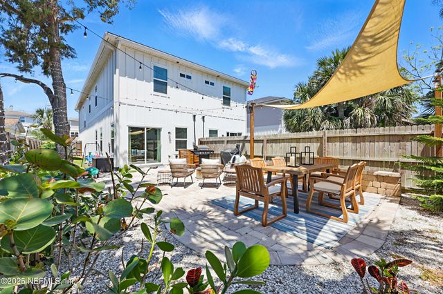 820 3RD Avenue S, Jacksonville Beach, FL 32250