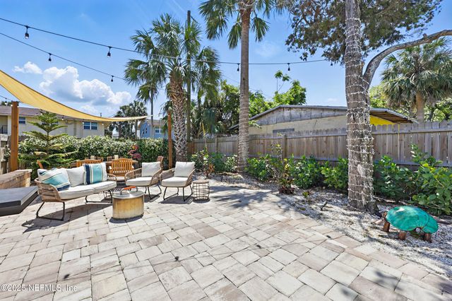 820 3RD Avenue S, Jacksonville Beach, FL 32250