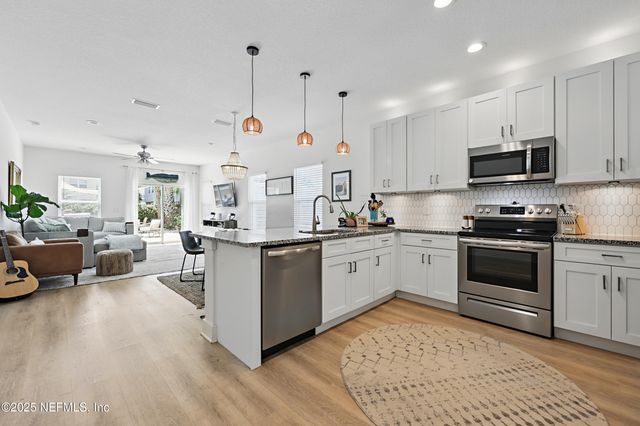 820 3RD Avenue S, Jacksonville Beach, FL 32250