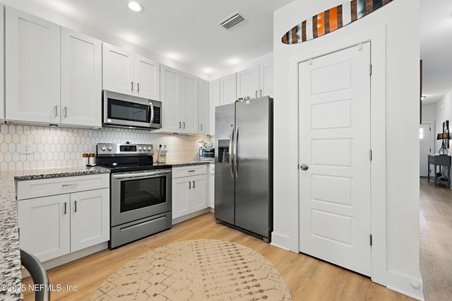 820 3RD Avenue S, Jacksonville Beach, FL 32250
