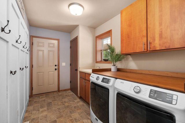 4614 Secret Garden Drive, Mcfarland, WI 53558