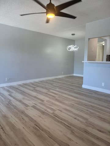 176 Sussex 176, West Palm Beach, FL 33417