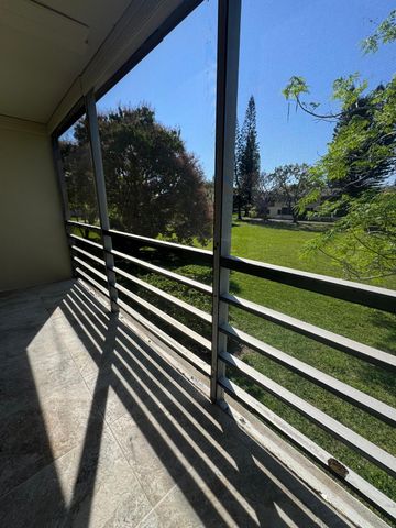 176 Sussex 176, West Palm Beach, FL 33417