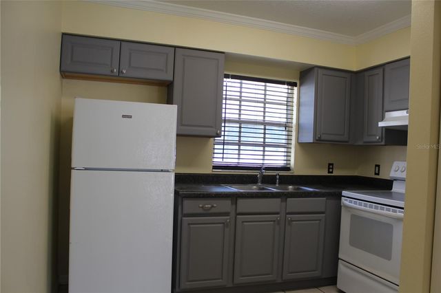 3607 W IDLEWILD AVENUE 302, Tampa, FL 33614