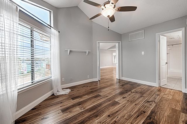 5550 Spring Valley Road 31, Dallas, TX 75254