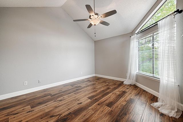 5550 Spring Valley Road 31, Dallas, TX 75254