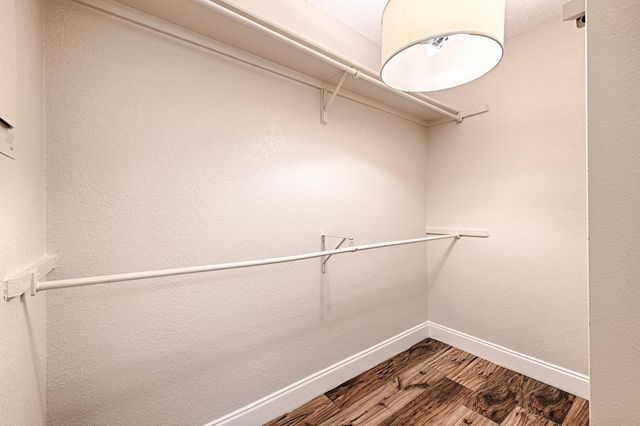 5550 Spring Valley Road 31, Dallas, TX 75254