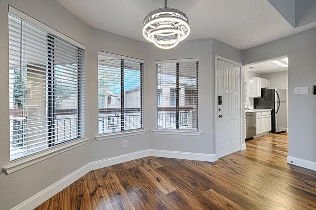 5550 Spring Valley Road 31, Dallas, TX 75254