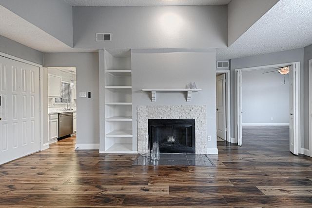 5550 Spring Valley Road 31, Dallas, TX 75254