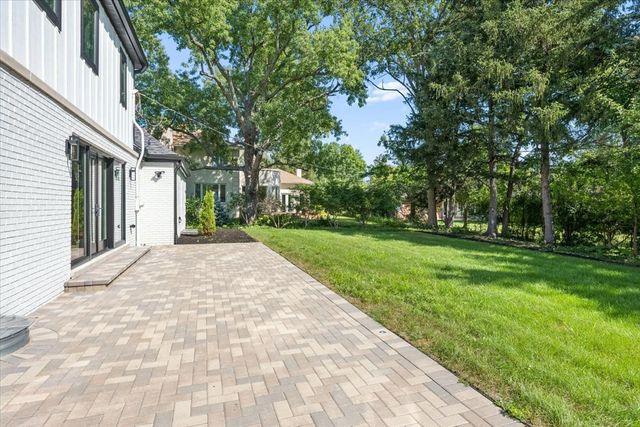 1975 Sunset Ridge Road, Northfield, IL 60093