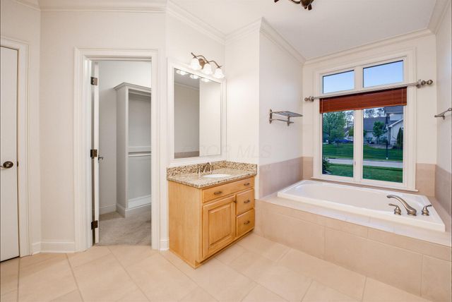 746 Matthews Brook Lane, Powell, OH 43065