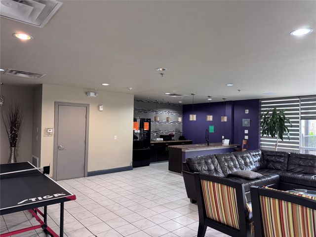 1100 W Trinity Mills Road 1015, Carrollton, TX 75006