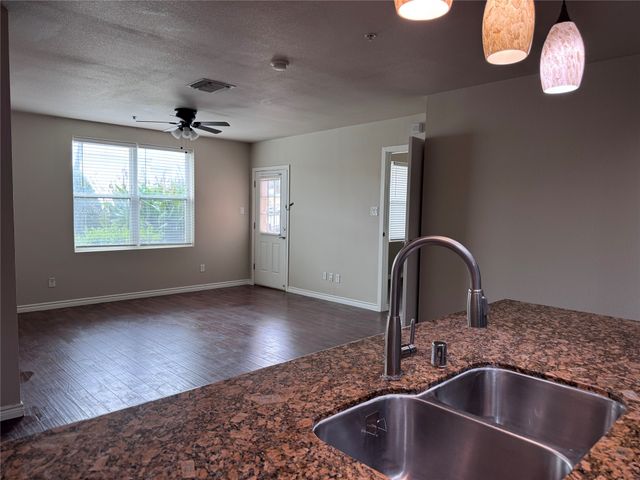 1100 W Trinity Mills Road 1015, Carrollton, TX 75006