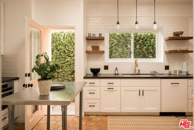 1738 S Ogden Drive, Los Angeles, CA 90019