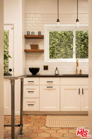 1738 S Ogden Drive, Los Angeles, CA 90019