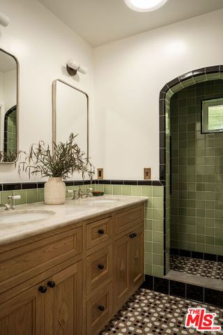 1738 S Ogden Drive, Los Angeles, CA 90019