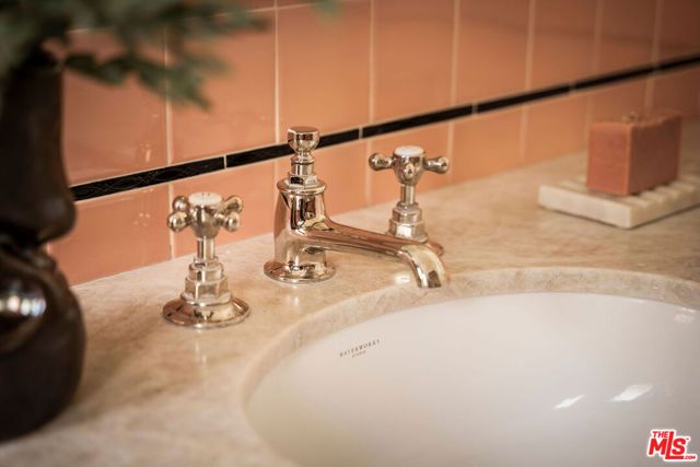 1738 S Ogden Drive, Los Angeles, CA 90019