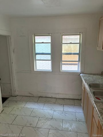 15031 FREELAND Street, Detroit, MI 48227