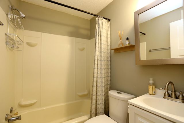 209 4th Street E, Carver, MN 55315