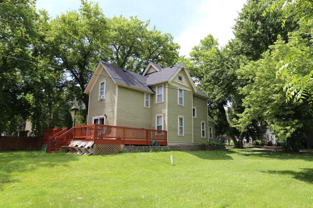 209 4th Street E, Carver, MN 55315