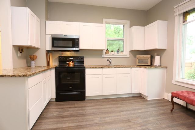 209 4th Street E, Carver, MN 55315