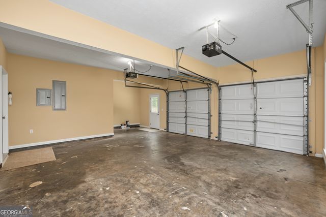 75 Sycamore Way, Sharpsburg, GA 30277