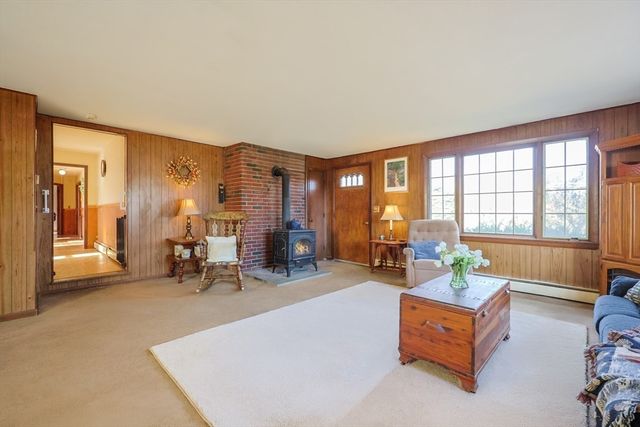 343 American Legion Hwy, Westport, MA 02790