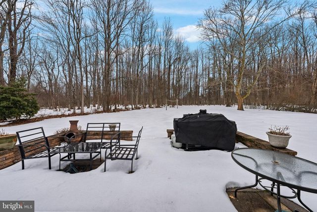 2 SPARROW CT, Ewing, NJ 08638