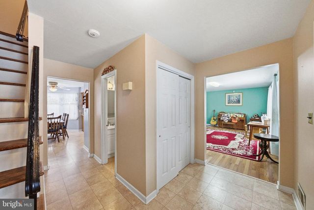 2 SPARROW CT, Ewing, NJ 08638