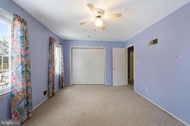 2 SPARROW CT, Ewing, NJ 08638