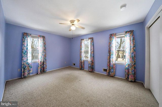 2 SPARROW CT, Ewing, NJ 08638