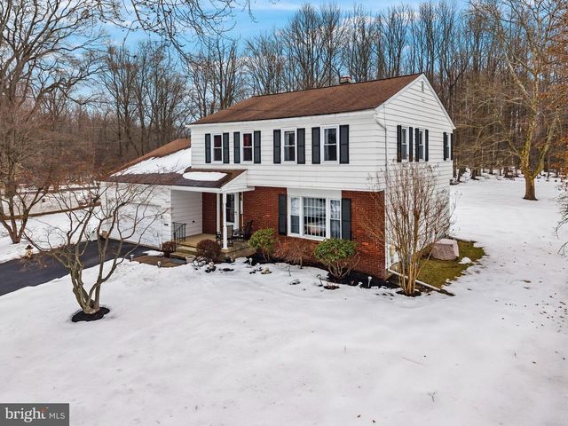 2 SPARROW CT, Ewing, NJ 08638