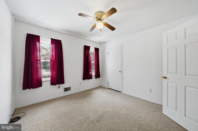 2 SPARROW CT, Ewing, NJ 08638