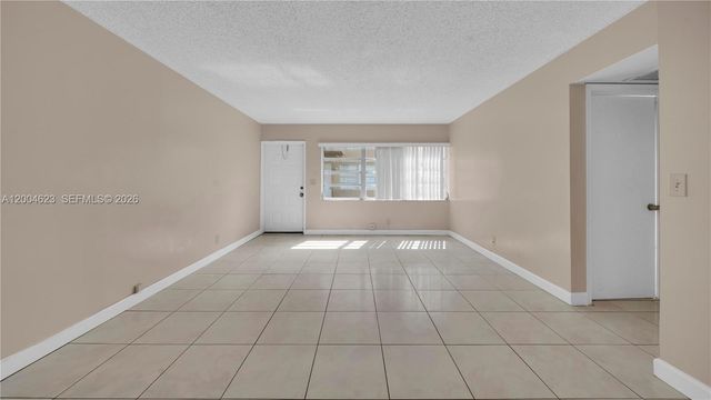 9964 Twin Lakes Dr 35-B, Coral Springs, FL 33071
