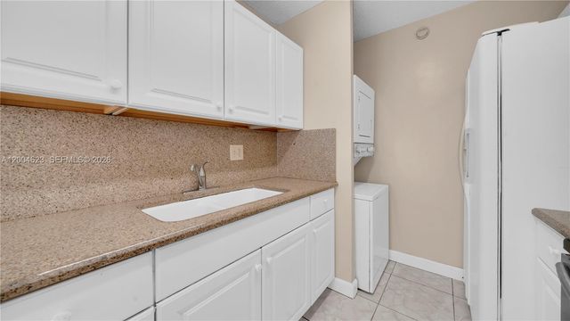 9964 Twin Lakes Dr 35-B, Coral Springs, FL 33071