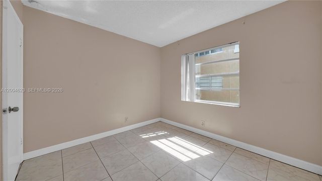 9964 Twin Lakes Dr 35-B, Coral Springs, FL 33071