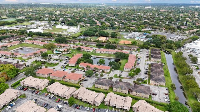 9964 Twin Lakes Dr 35-B, Coral Springs, FL 33071