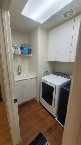 23325 Cuestport Drive, Valencia, CA 91354