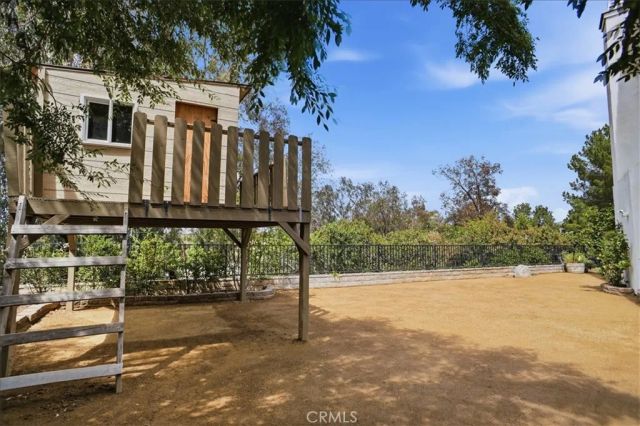 23325 Cuestport Drive, Valencia, CA 91354