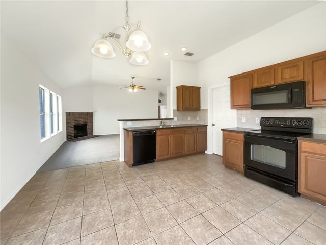 8804 Trailblazer Drive, Cross Roads, TX 76227