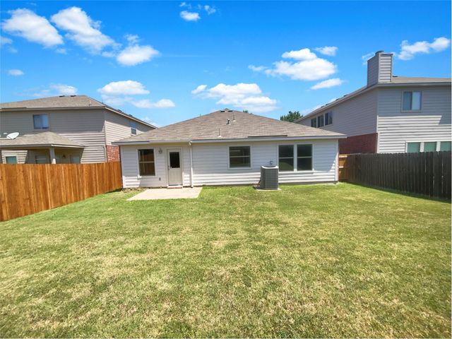 8804 Trailblazer Drive, Cross Roads, TX 76227