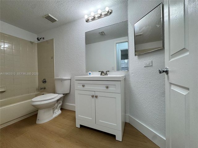 2404 Belmont Ln 2404, North Lauderdale, FL 33068